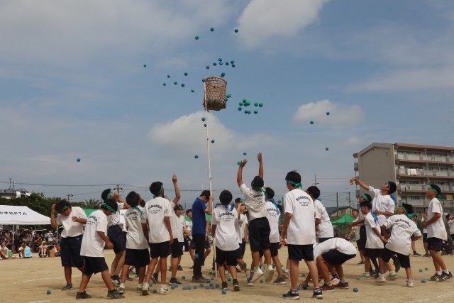 １年学年種目「玉入れ」